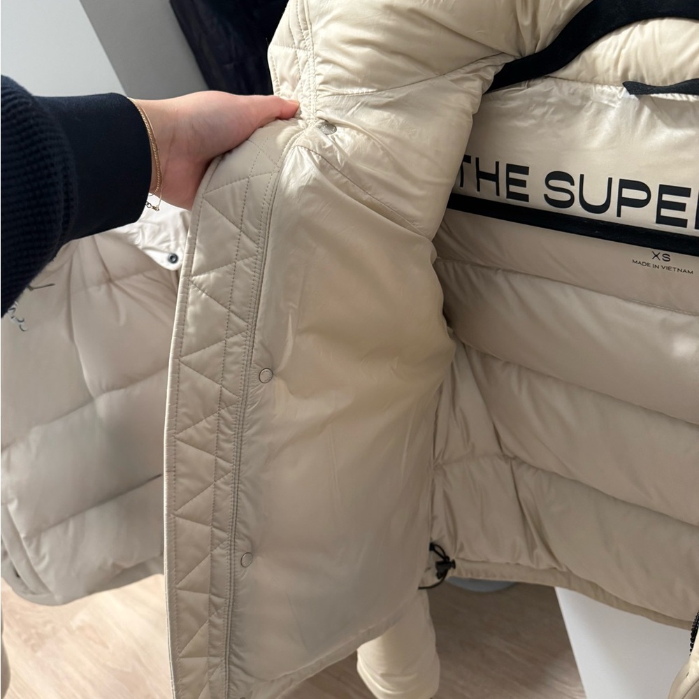 Super Puff Shorty Jacket, Liquid Shine Matte Pearl - Picture 7 of 8